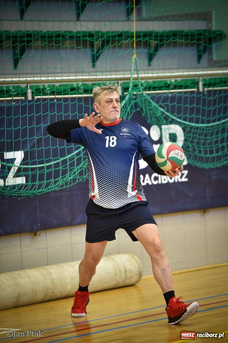 Zdjęcie w galerii na portalu naszraciborz.pl: Tokai Cobex najlepszy w XIII Turnieju Siatkarskim Zakładów Pracy i Służb Mundurowych w Raciborzu wiadomości z regionu