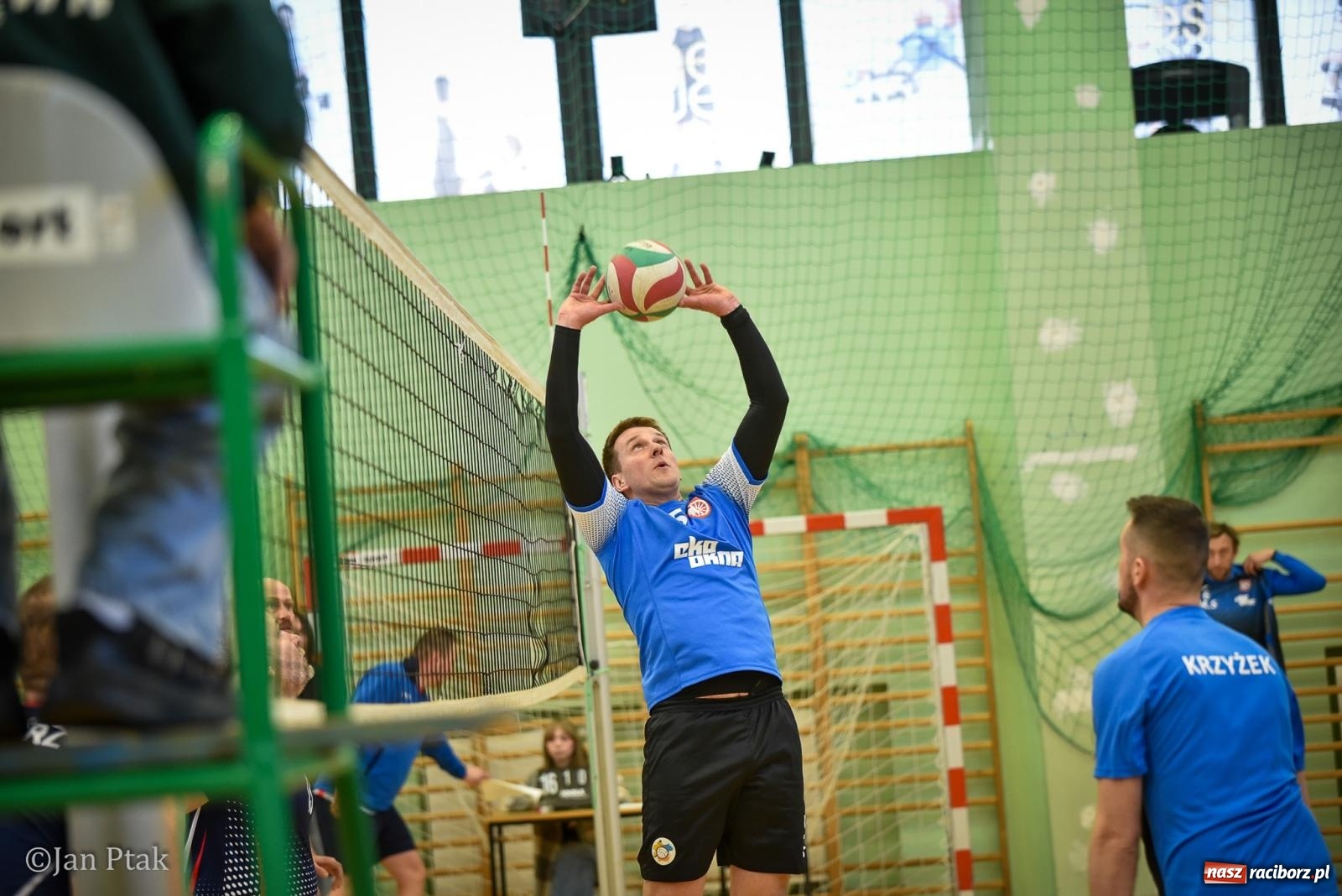 Zdjęcie w galerii na portalu naszraciborz.pl: Tokai Cobex najlepszy w XIII Turnieju Siatkarskim Zakładów Pracy i Służb Mundurowych w Raciborzu wiadomości z regionu