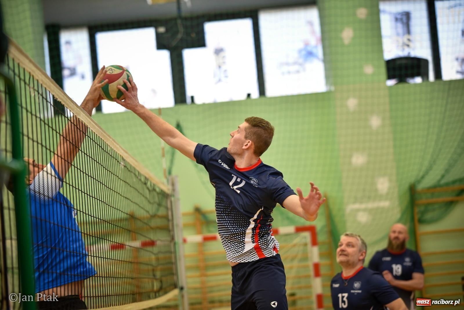 Zdjęcie w galerii na portalu naszraciborz.pl: Tokai Cobex najlepszy w XIII Turnieju Siatkarskim Zakładów Pracy i Służb Mundurowych w Raciborzu wiadomości z regionu