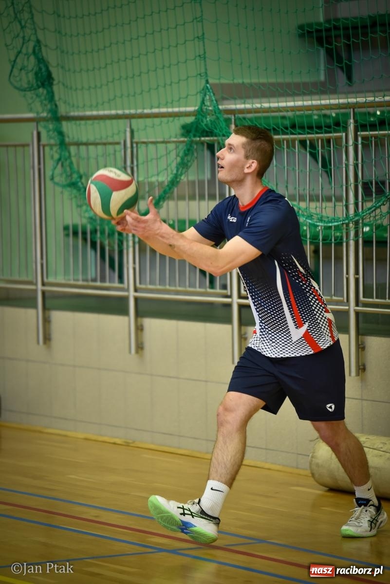 Zdjęcie w galerii na portalu naszraciborz.pl: Tokai Cobex najlepszy w XIII Turnieju Siatkarskim Zakładów Pracy i Służb Mundurowych w Raciborzu wiadomości z regionu