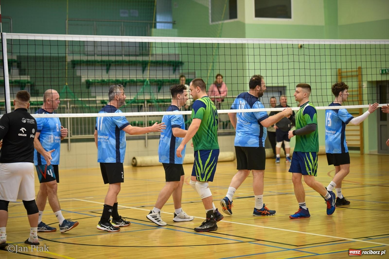 Zdjęcie w galerii na portalu naszraciborz.pl: Tokai Cobex najlepszy w XIII Turnieju Siatkarskim Zakładów Pracy i Służb Mundurowych w Raciborzu wiadomości z regionu