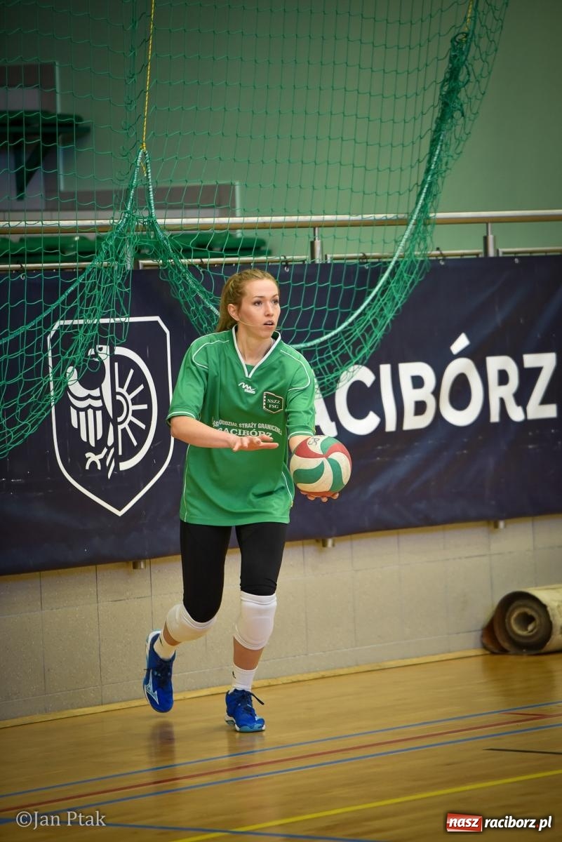 Zdjęcie w galerii na portalu naszraciborz.pl: Tokai Cobex najlepszy w XIII Turnieju Siatkarskim Zakładów Pracy i Służb Mundurowych w Raciborzu wiadomości z regionu