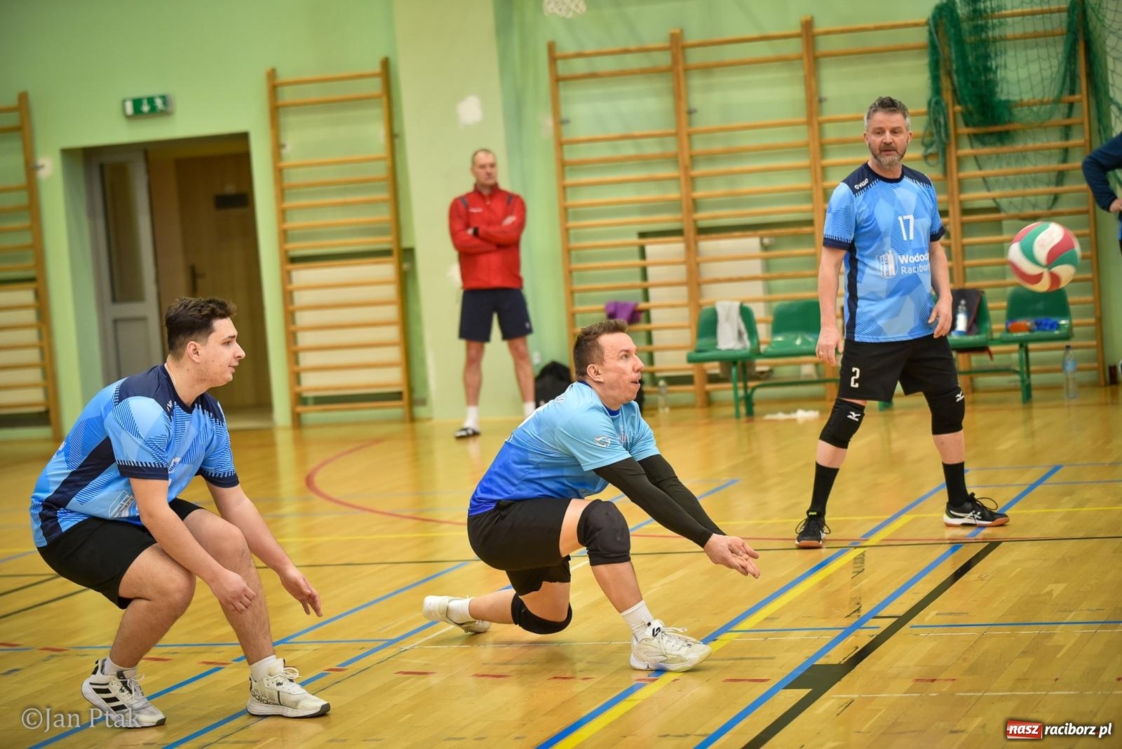 Zdjęcie w galerii na portalu naszraciborz.pl: Tokai Cobex najlepszy w XIII Turnieju Siatkarskim Zakładów Pracy i Służb Mundurowych w Raciborzu wiadomości z regionu