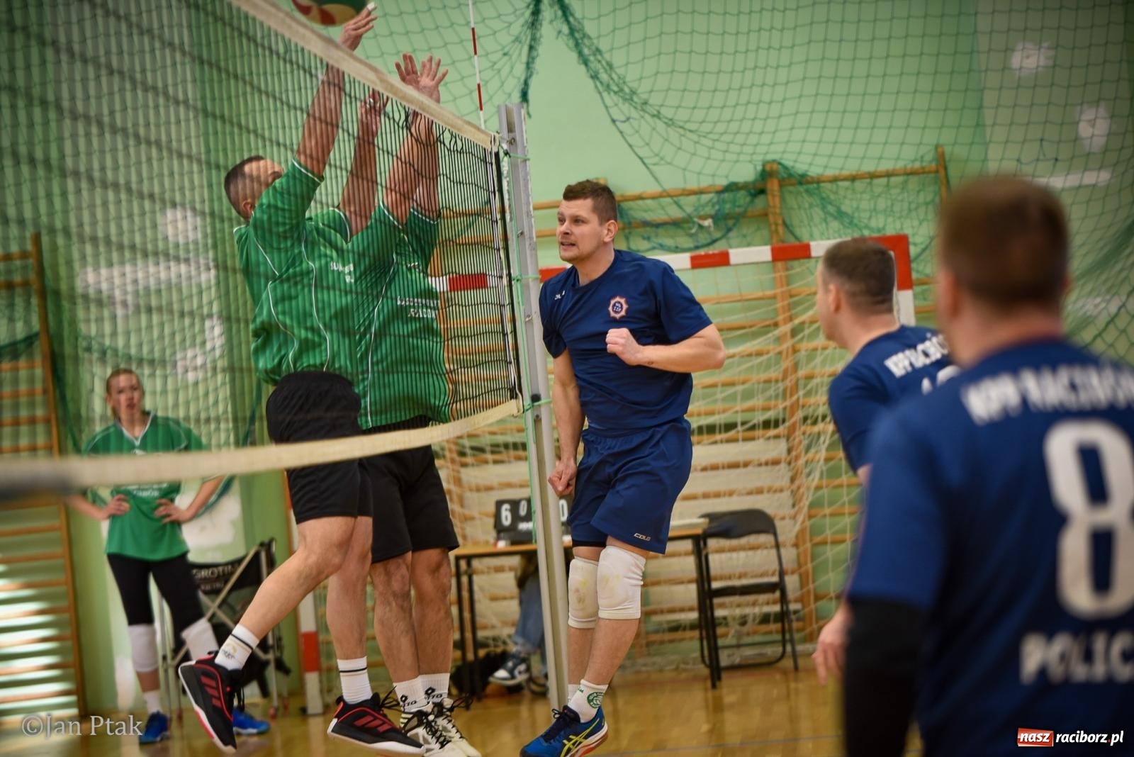 Zdjęcie w galerii na portalu naszraciborz.pl: Tokai Cobex najlepszy w XIII Turnieju Siatkarskim Zakładów Pracy i Służb Mundurowych w Raciborzu wiadomości z regionu