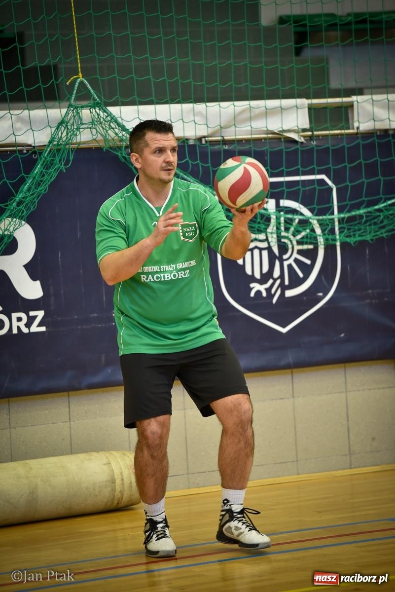 Zdjęcie w galerii na portalu naszraciborz.pl: Tokai Cobex najlepszy w XIII Turnieju Siatkarskim Zakładów Pracy i Służb Mundurowych w Raciborzu wiadomości z regionu