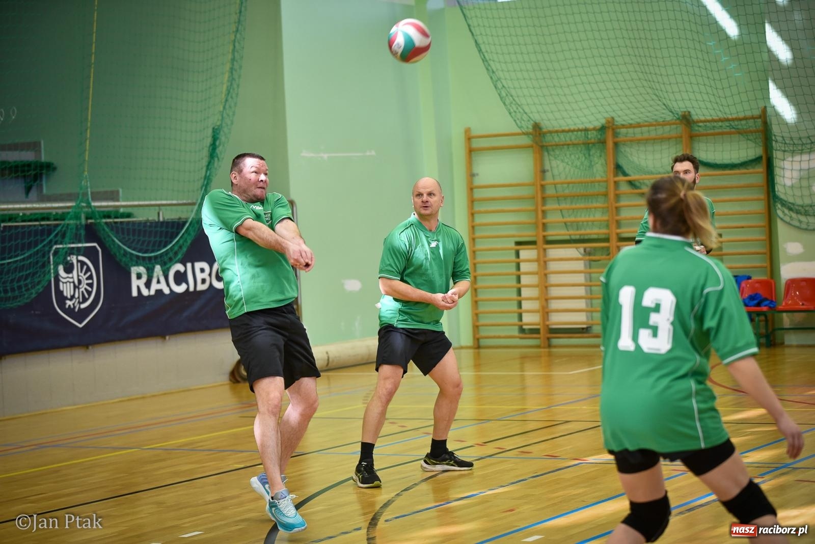 Zdjęcie w galerii na portalu naszraciborz.pl: Tokai Cobex najlepszy w XIII Turnieju Siatkarskim Zakładów Pracy i Służb Mundurowych w Raciborzu wiadomości z regionu