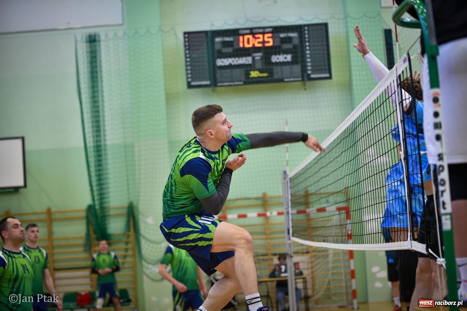 Zdjęcie w galerii na portalu naszraciborz.pl: Tokai Cobex najlepszy w XIII Turnieju Siatkarskim Zakładów Pracy i Służb Mundurowych w Raciborzu wiadomości z regionu