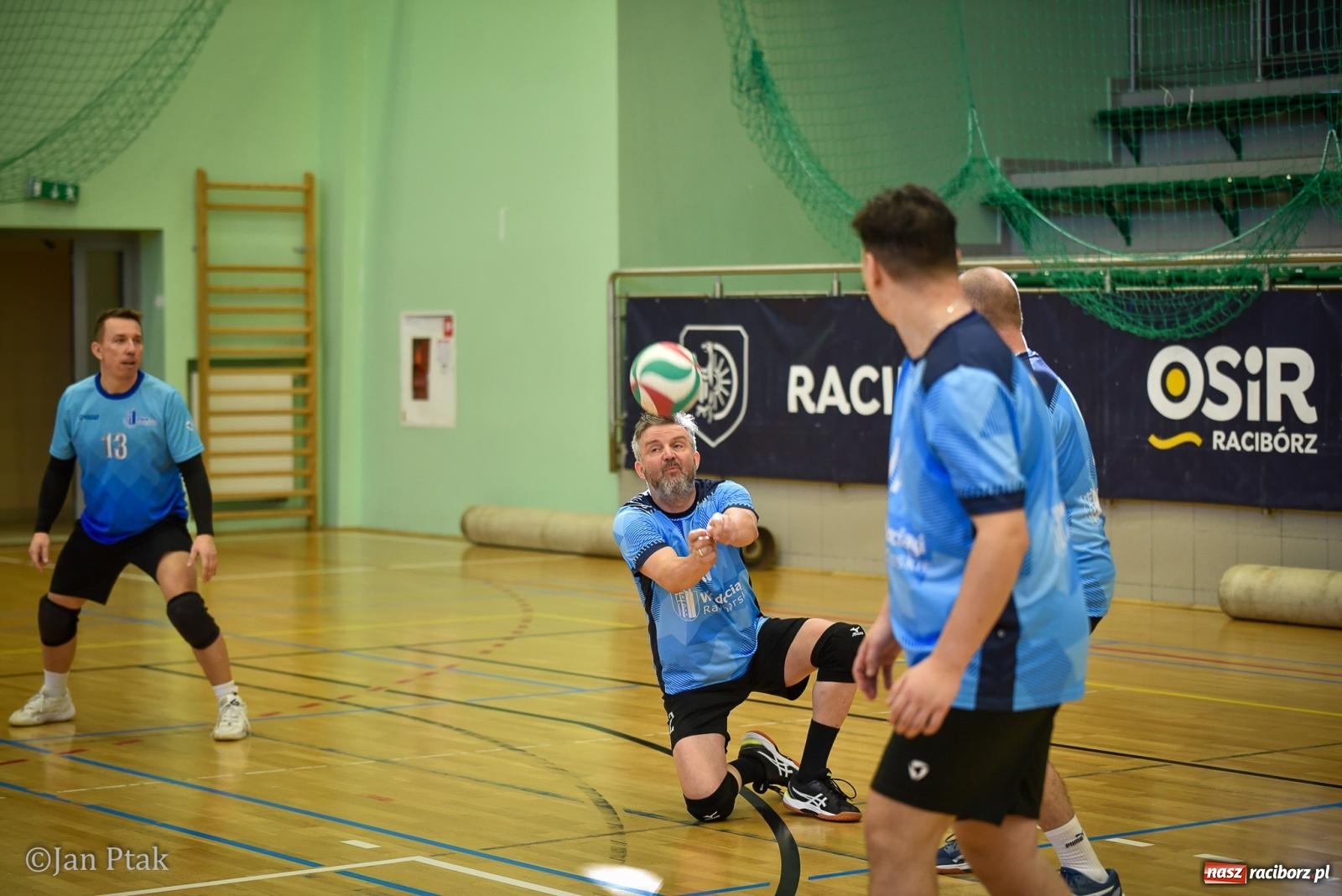Zdjęcie w galerii na portalu naszraciborz.pl: Tokai Cobex najlepszy w XIII Turnieju Siatkarskim Zakładów Pracy i Służb Mundurowych w Raciborzu wiadomości z regionu