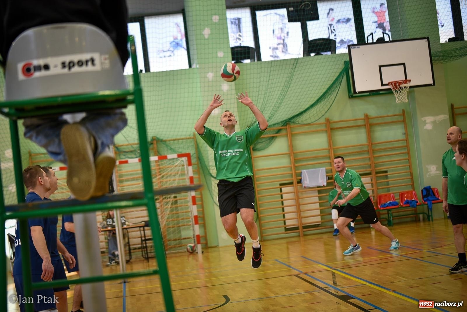 Zdjęcie w galerii na portalu naszraciborz.pl: Tokai Cobex najlepszy w XIII Turnieju Siatkarskim Zakładów Pracy i Służb Mundurowych w Raciborzu wiadomości z regionu