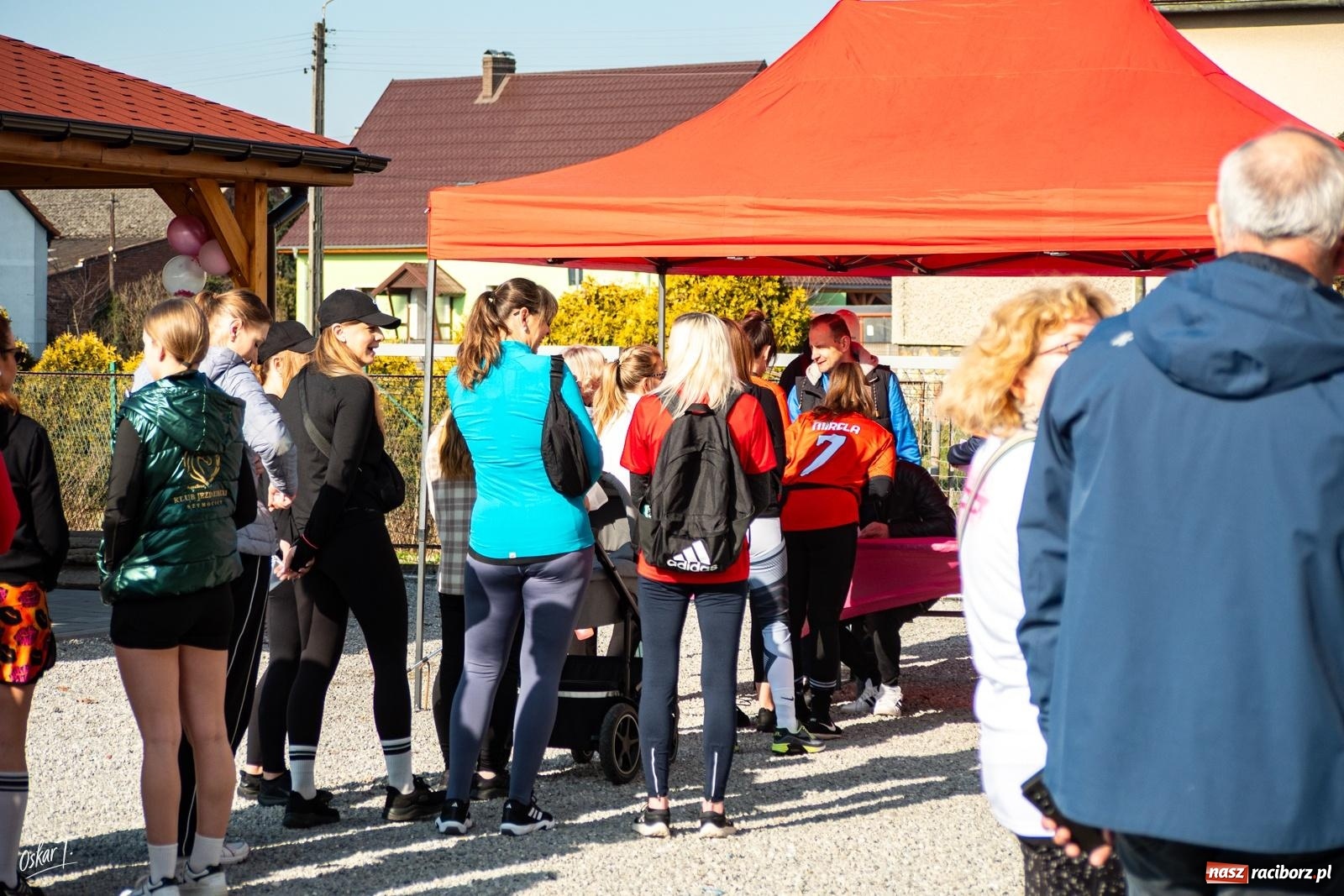 Zdjęcie w galerii na portalu naszraciborz.pl: Pierwszy Bieg Kobiet w Zawadzie Książęcej. Aktywność, integracja i dobra energia [FOTO] wiadomości z regionu