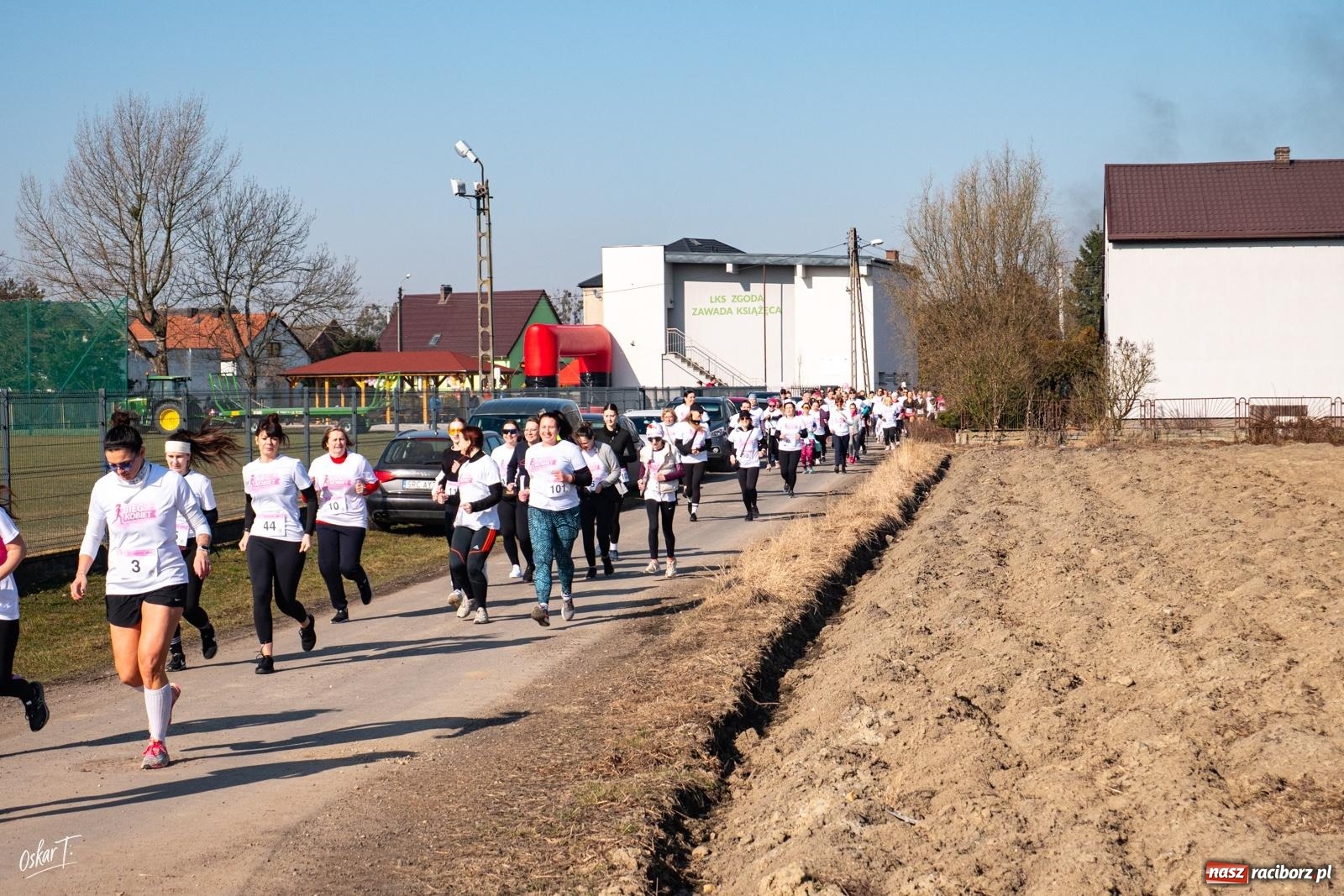 Zdjęcie w galerii na portalu naszraciborz.pl: Pierwszy Bieg Kobiet w Zawadzie Książęcej. Aktywność, integracja i dobra energia [FOTO] wiadomości z regionu