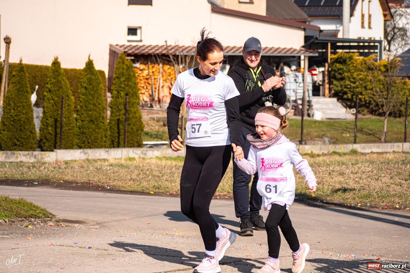 Zdjęcie w galerii na portalu naszraciborz.pl: Pierwszy Bieg Kobiet w Zawadzie Książęcej. Aktywność, integracja i dobra energia [FOTO] wiadomości z regionu