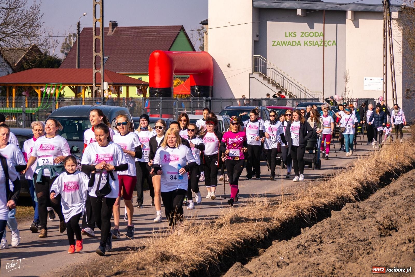 Zdjęcie w galerii na portalu naszraciborz.pl: Pierwszy Bieg Kobiet w Zawadzie Książęcej. Aktywność, integracja i dobra energia [FOTO] wiadomości z regionu