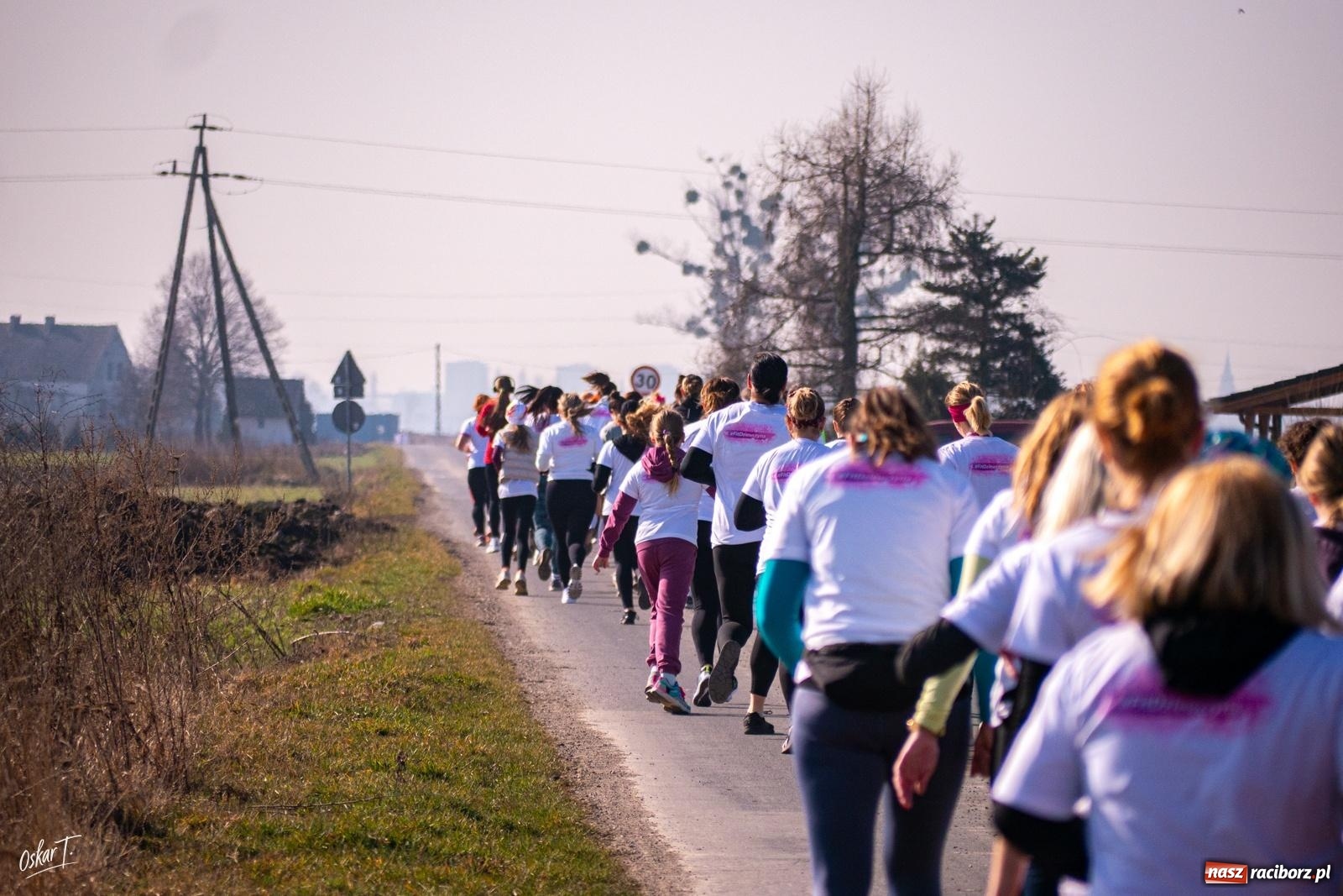 Zdjęcie w galerii na portalu naszraciborz.pl: Pierwszy Bieg Kobiet w Zawadzie Książęcej. Aktywność, integracja i dobra energia [FOTO] wiadomości z regionu