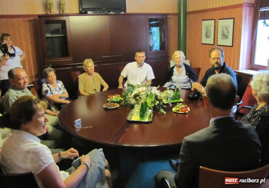 Zdjęcie w galerii na portalu naszraciborz.pl: Niemcy przepytali dziś prezydenta wiadomości z regionu