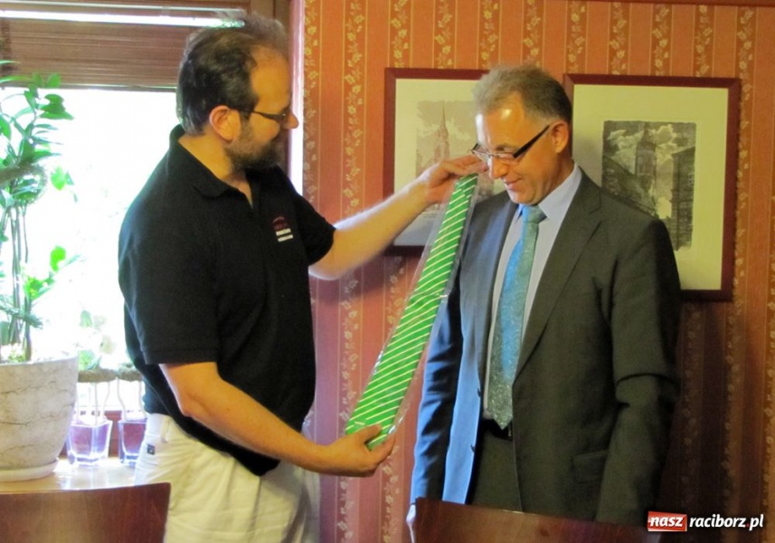 Zdjęcie w galerii na portalu naszraciborz.pl: Niemcy przepytali dziś prezydenta wiadomości z regionu