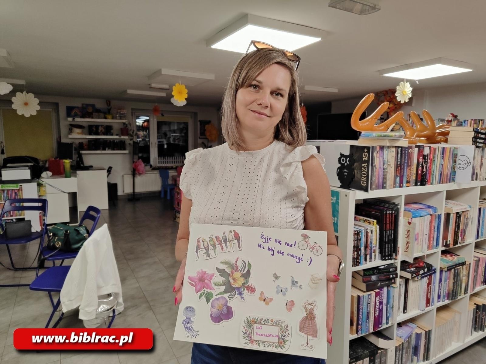 Zdjęcie w galerii na portalu naszraciborz.pl: Mapa Marzeń – kobiecy wieczór w Bibliotece w Brzeziu wiadomości z regionu