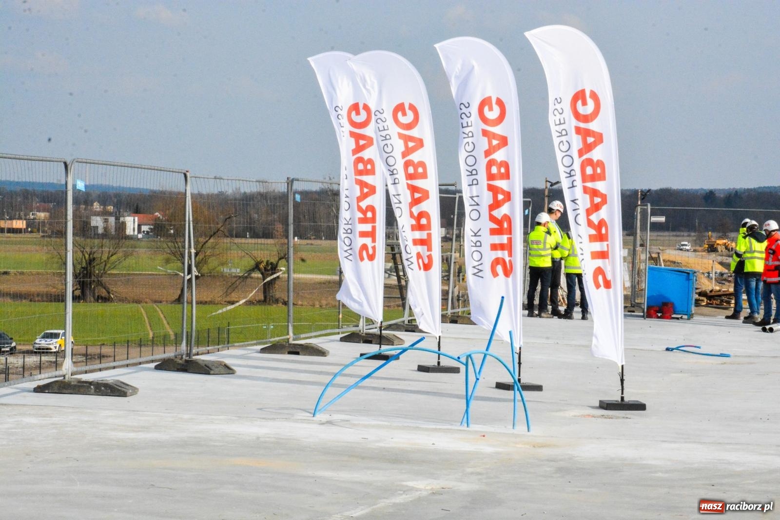 Zdjęcie w galerii na portalu naszraciborz.pl: Most, który udźwignie kolumnę Abramsów: Finał nasuwania segmentów na moście Grzegorzowice-Ciechowice [FOTO i WIDEO] wiadomości z regionu