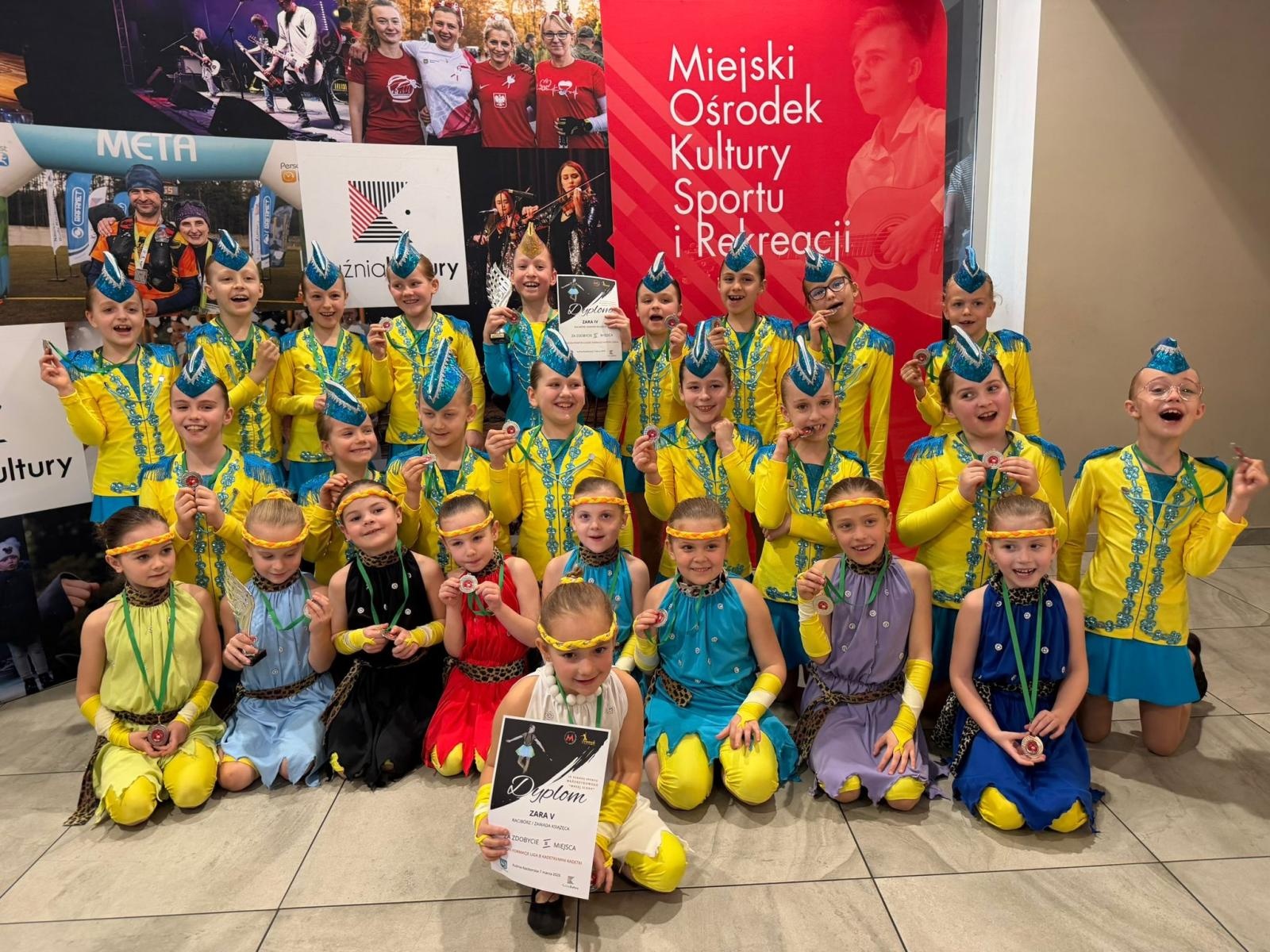 Zdjęcie w galerii na portalu naszraciborz.pl: Stuprocentowa skuteczność mażoretek ZARA wiadomości z regionu