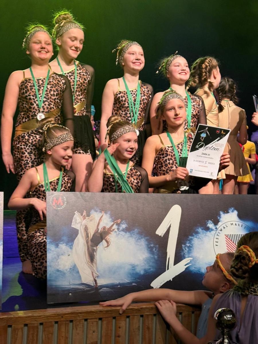 Zdjęcie w galerii na portalu naszraciborz.pl: Stuprocentowa skuteczność mażoretek ZARA wiadomości z regionu