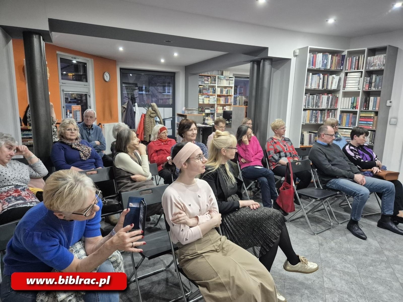 Zdjęcie w galerii na portalu naszraciborz.pl: Klub Przyjaciół Biblioteki świętował Dzień Kobiet wiadomości z regionu