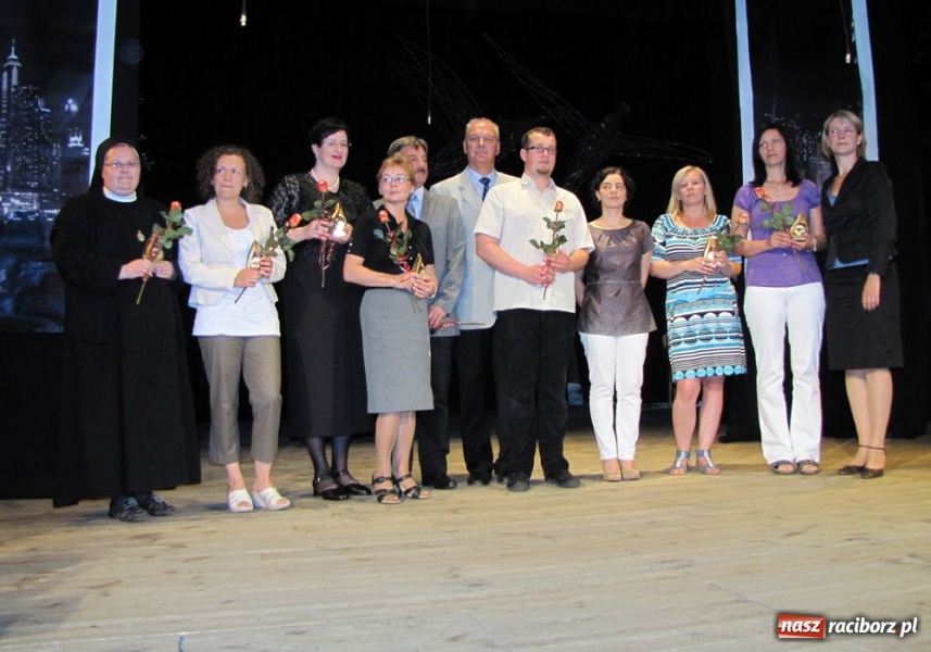 Zdjęcie w galerii na portalu naszraciborz.pl: Uhonorowano Przyjaciół Dzieci 2011 wiadomości z regionu