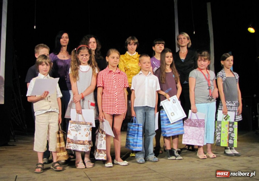 Zdjęcie w galerii na portalu naszraciborz.pl: Uhonorowano Przyjaciół Dzieci 2011 wiadomości z regionu