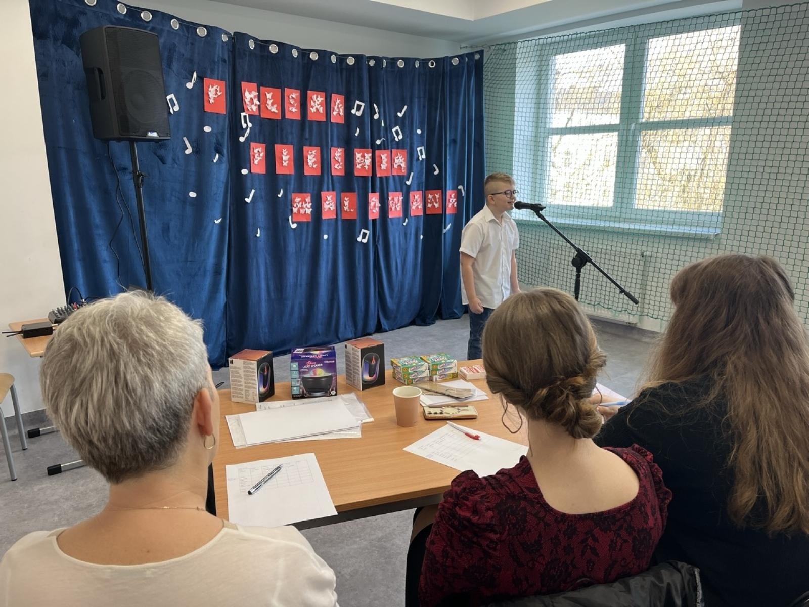 Zdjęcie w galerii na portalu naszraciborz.pl: Powiatowy Konkurs Piosenki Dziecięcej … jak skowronek w Słonecznej Krainie wiadomości z regionu
