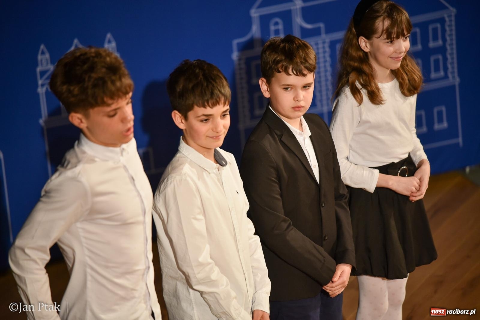 Zdjęcie w galerii na portalu naszraciborz.pl: Raciborska gala prymusów. Wręczenie stypendiów dla najlepszych uczniów wiadomości z regionu