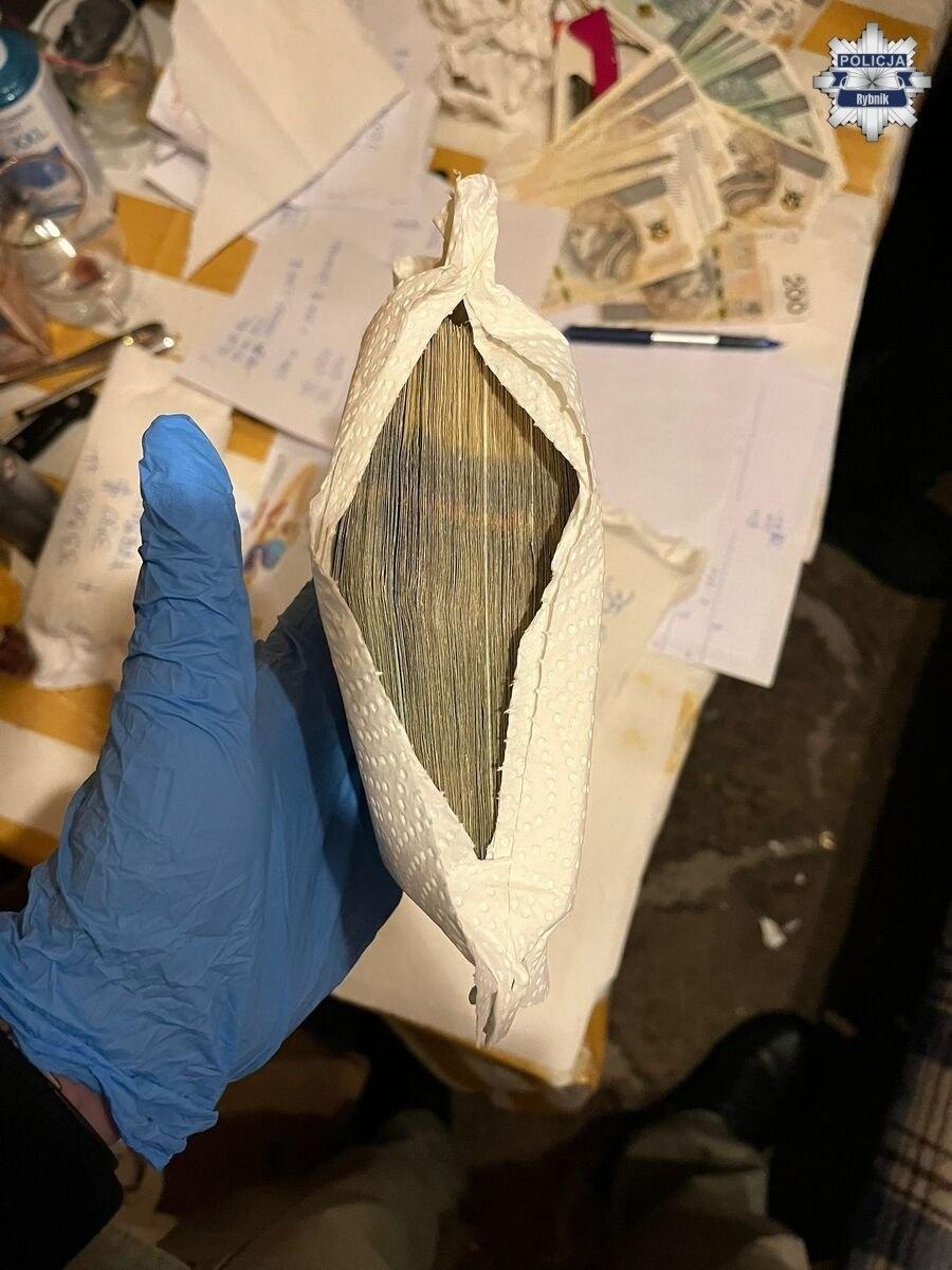 Zdjęcie w galerii na portalu naszraciborz.pl: Kolejne zatrzymania w sprawie oszustw na seniorach wiadomości z regionu