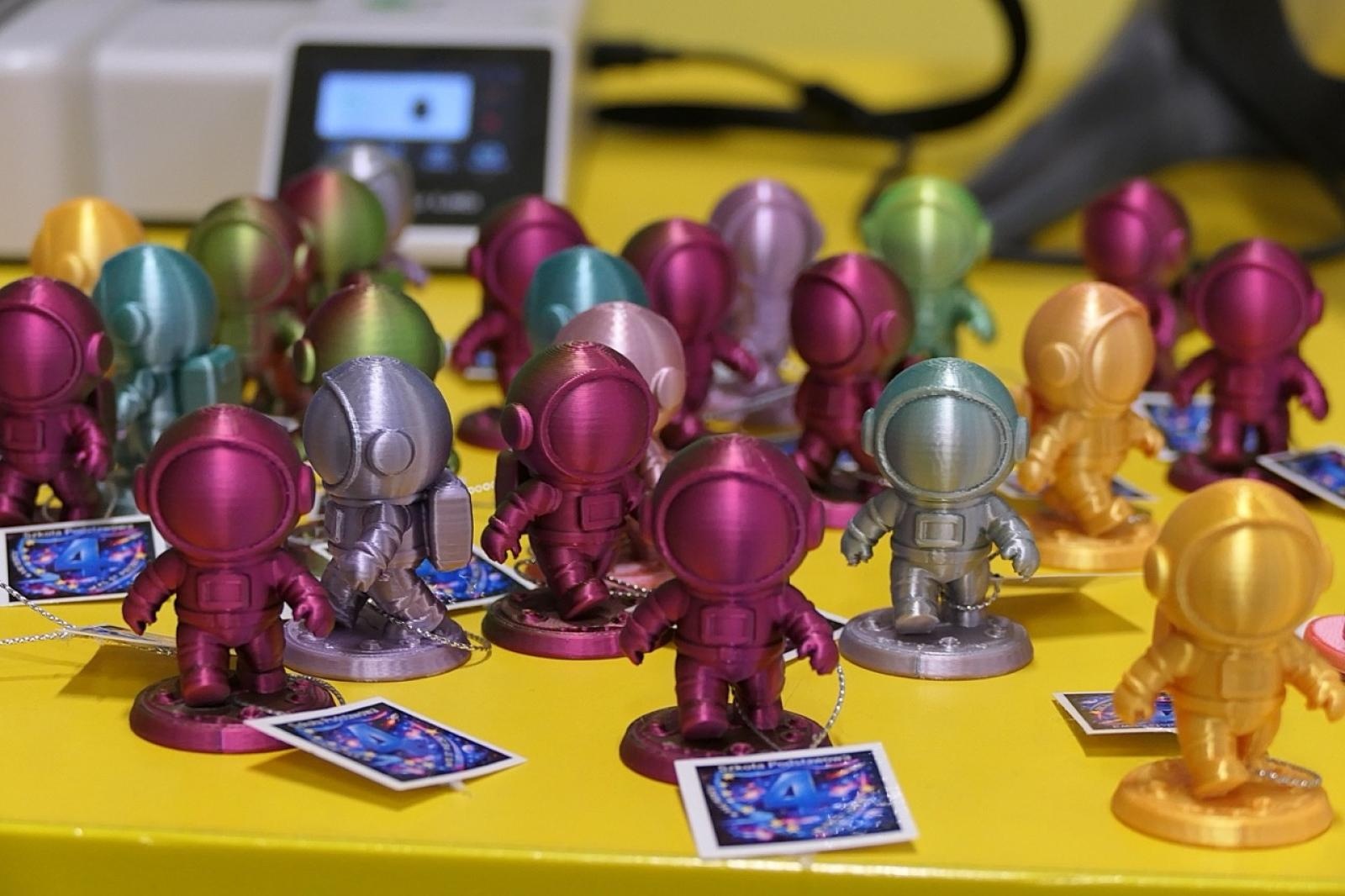 Zdjęcie w galerii na portalu naszraciborz.pl: Ale kosmos! – szkoła zamieniła się w galaktykę atrakcji podczas Dnia Otwartego w SP4 wiadomości z regionu