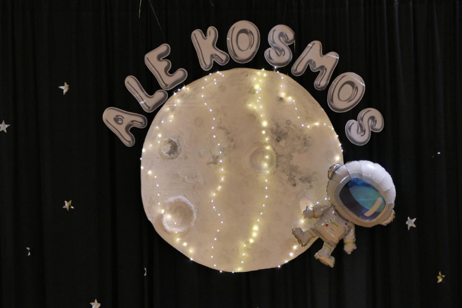 Zdjęcie w galerii na portalu naszraciborz.pl: Ale kosmos! – szkoła zamieniła się w galaktykę atrakcji podczas Dnia Otwartego w SP4 wiadomości z regionu