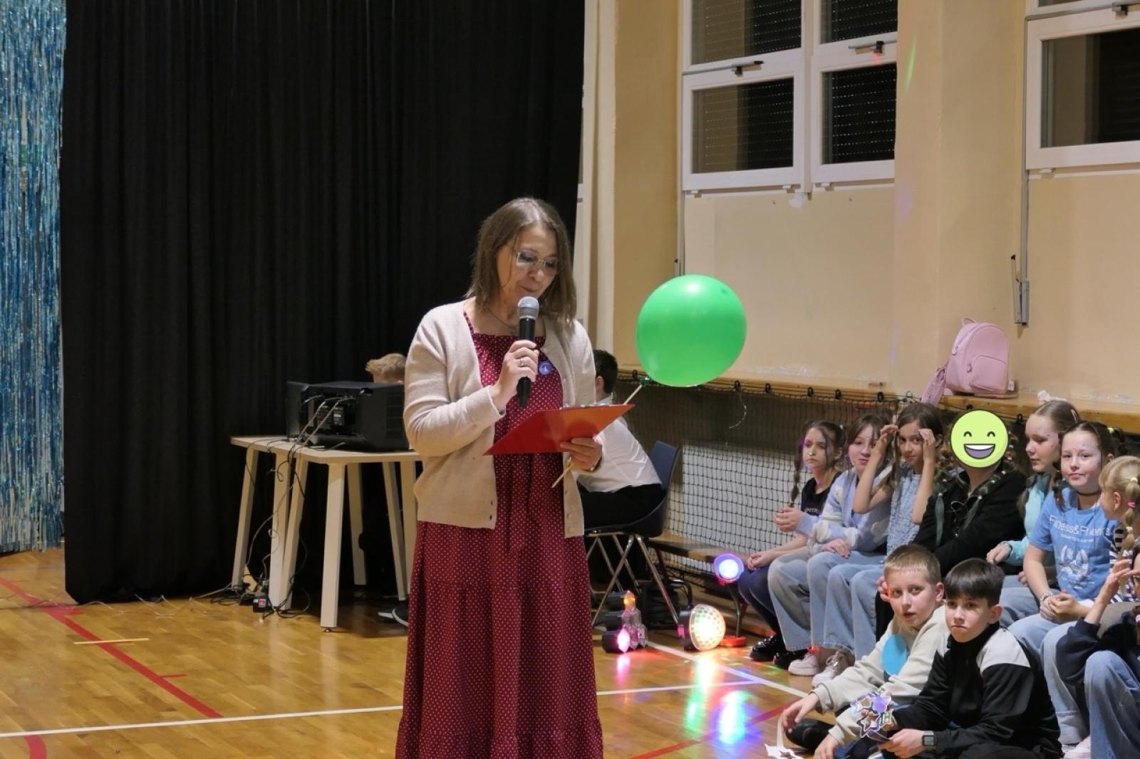 Zdjęcie w galerii na portalu naszraciborz.pl: Ale kosmos! – szkoła zamieniła się w galaktykę atrakcji podczas Dnia Otwartego w SP4 wiadomości z regionu