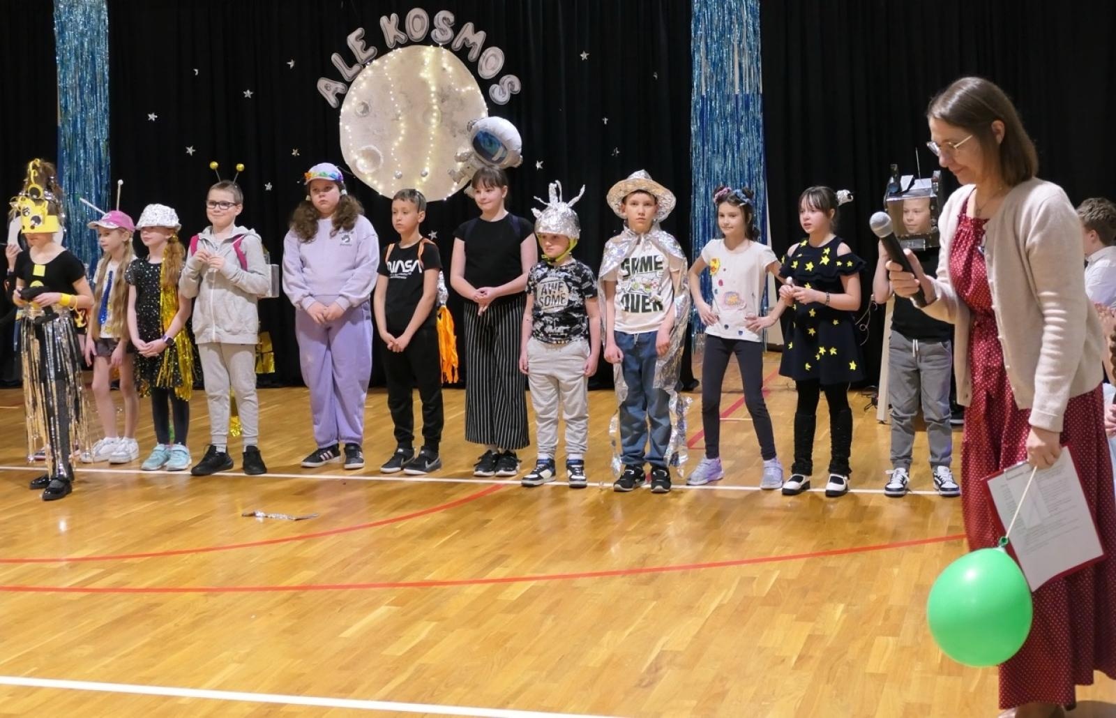 Zdjęcie w galerii na portalu naszraciborz.pl: Ale kosmos! – szkoła zamieniła się w galaktykę atrakcji podczas Dnia Otwartego w SP4 wiadomości z regionu