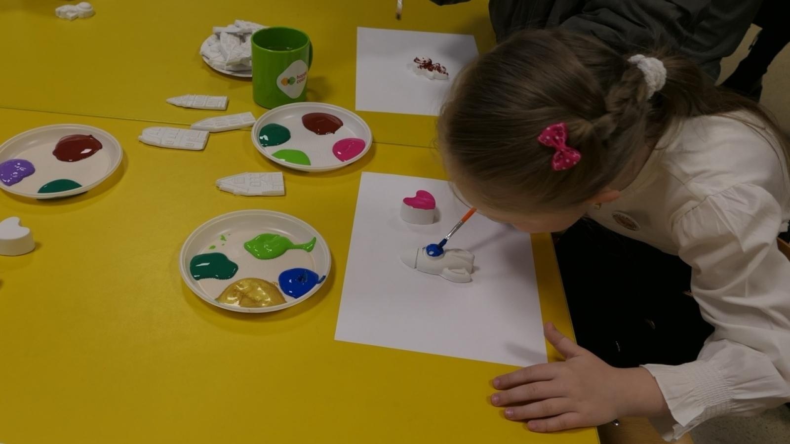 Zdjęcie w galerii na portalu naszraciborz.pl: Ale kosmos! – szkoła zamieniła się w galaktykę atrakcji podczas Dnia Otwartego w SP4 wiadomości z regionu