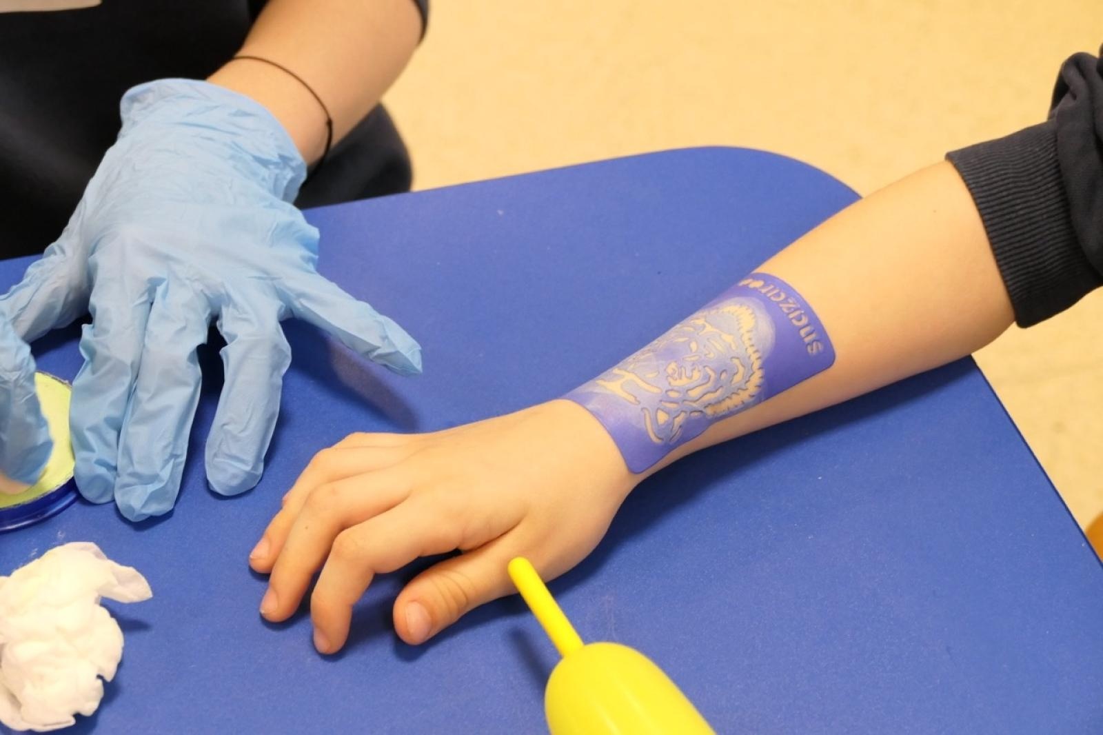 Zdjęcie w galerii na portalu naszraciborz.pl: Ale kosmos! – szkoła zamieniła się w galaktykę atrakcji podczas Dnia Otwartego w SP4 wiadomości z regionu