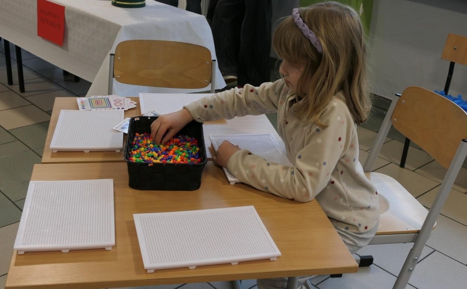 Zdjęcie w galerii na portalu naszraciborz.pl: Ale kosmos! – szkoła zamieniła się w galaktykę atrakcji podczas Dnia Otwartego w SP4 wiadomości z regionu