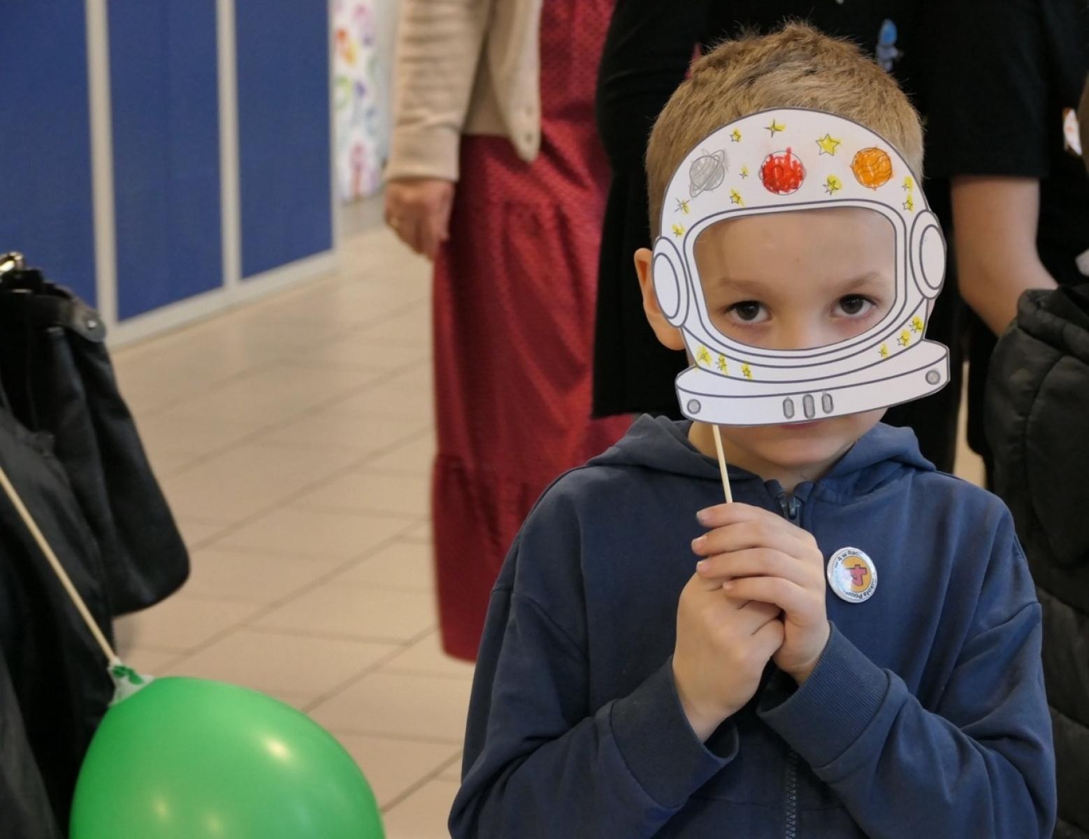 Zdjęcie w galerii na portalu naszraciborz.pl: Ale kosmos! – szkoła zamieniła się w galaktykę atrakcji podczas Dnia Otwartego w SP4 wiadomości z regionu