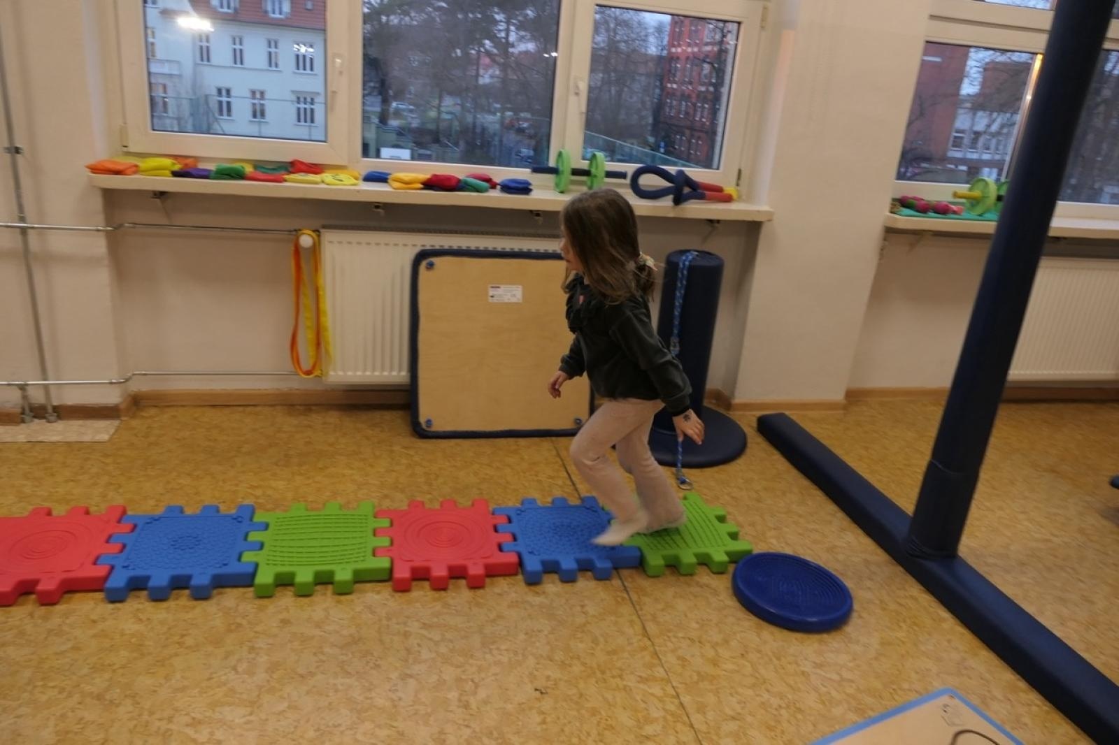 Zdjęcie w galerii na portalu naszraciborz.pl: Ale kosmos! – szkoła zamieniła się w galaktykę atrakcji podczas Dnia Otwartego w SP4 wiadomości z regionu