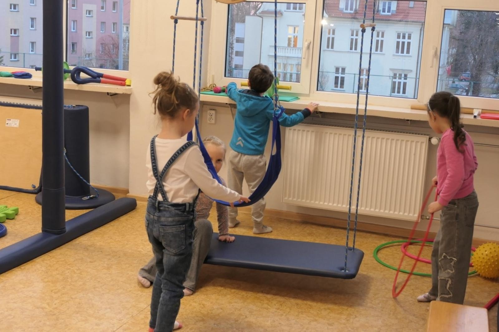 Zdjęcie w galerii na portalu naszraciborz.pl: Ale kosmos! – szkoła zamieniła się w galaktykę atrakcji podczas Dnia Otwartego w SP4 wiadomości z regionu