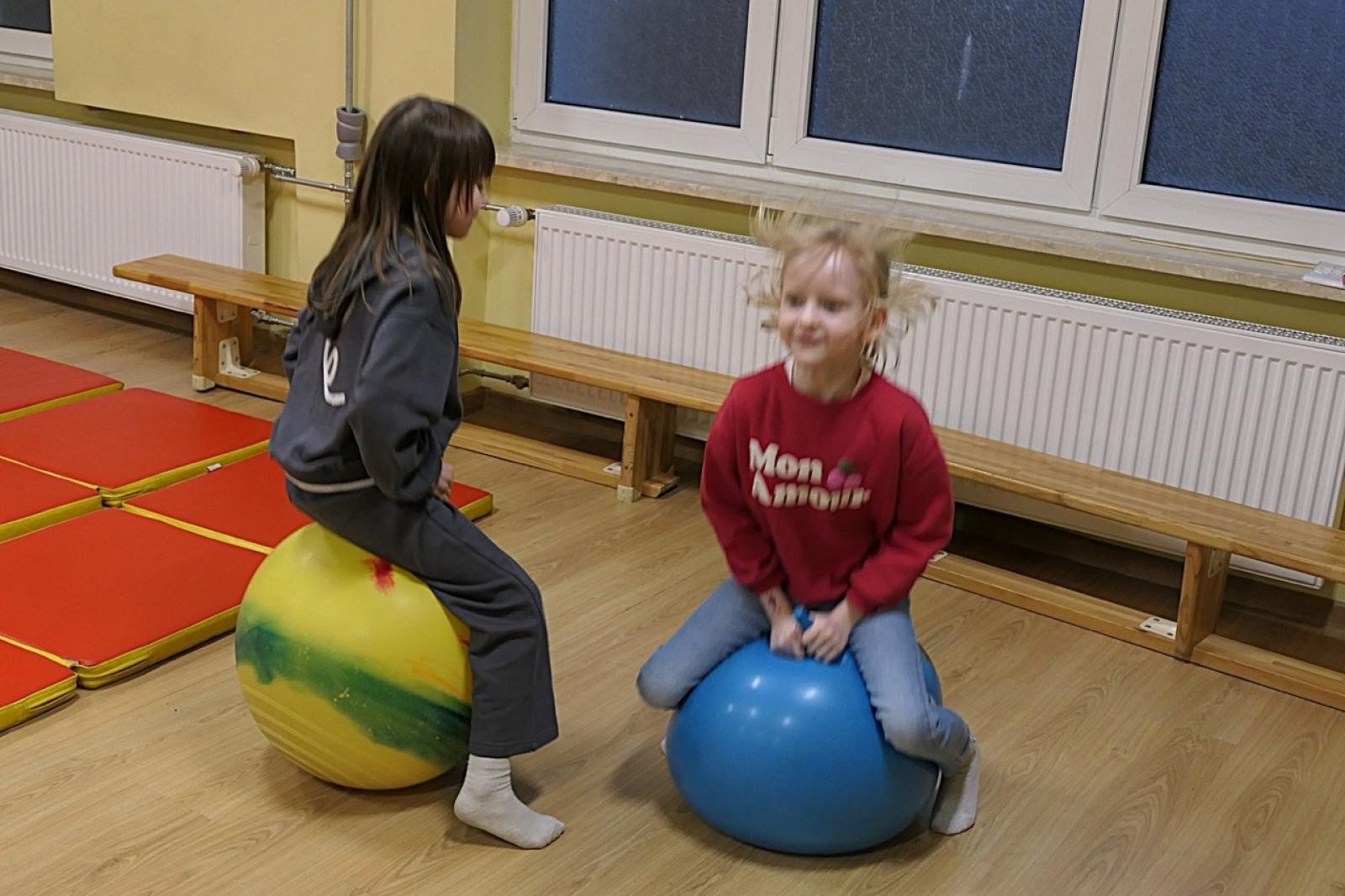 Zdjęcie w galerii na portalu naszraciborz.pl: Ale kosmos! – szkoła zamieniła się w galaktykę atrakcji podczas Dnia Otwartego w SP4 wiadomości z regionu