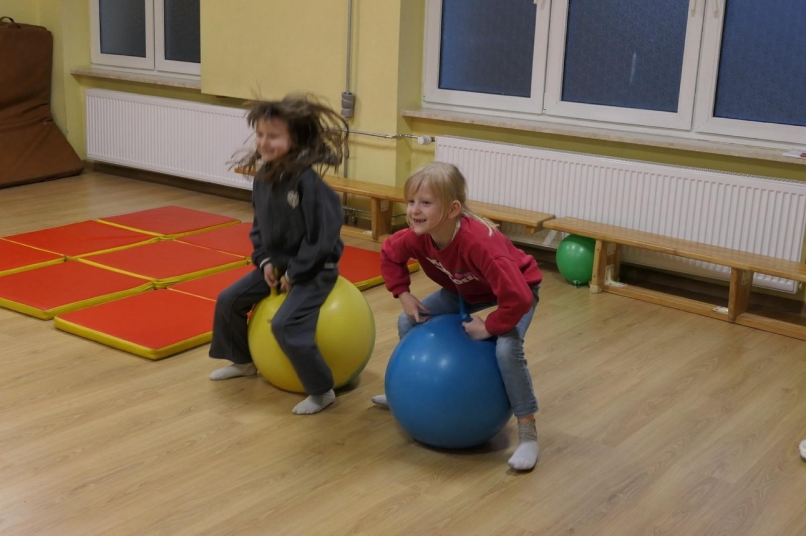 Zdjęcie w galerii na portalu naszraciborz.pl: Ale kosmos! – szkoła zamieniła się w galaktykę atrakcji podczas Dnia Otwartego w SP4 wiadomości z regionu