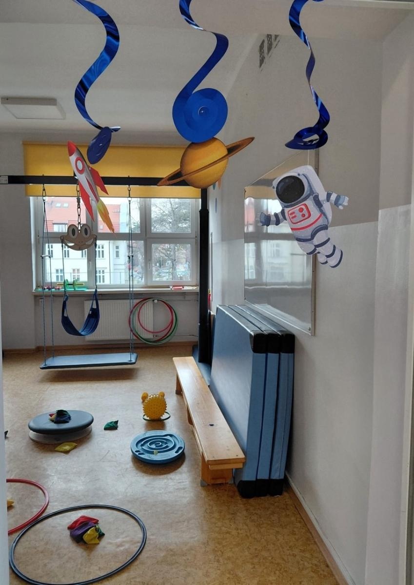 Zdjęcie w galerii na portalu naszraciborz.pl: Ale kosmos! – szkoła zamieniła się w galaktykę atrakcji podczas Dnia Otwartego w SP4 wiadomości z regionu