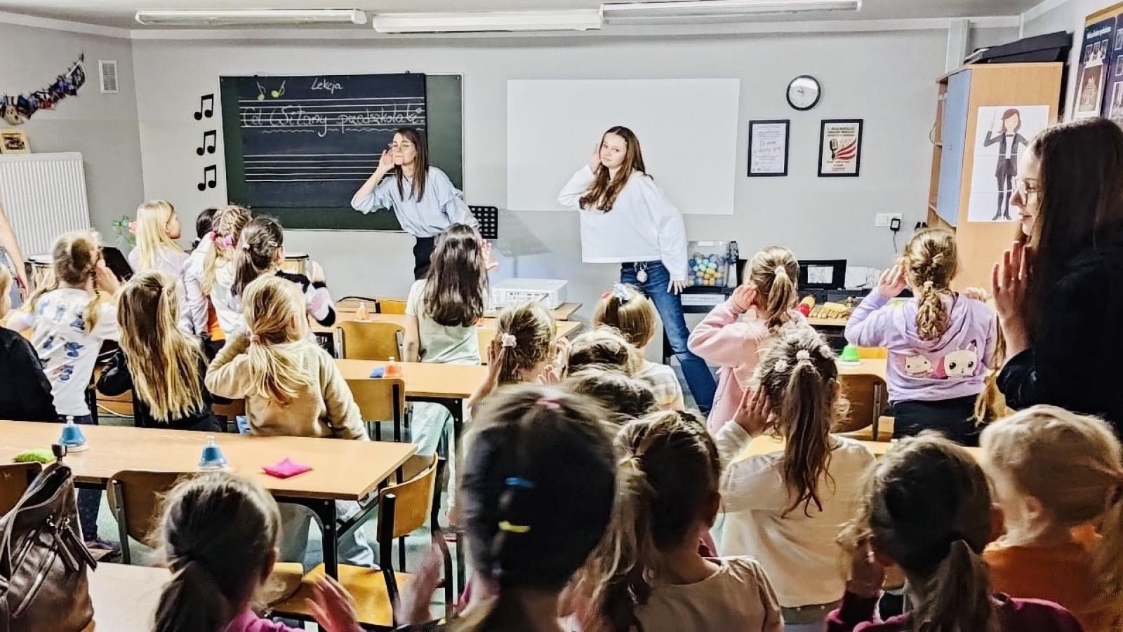 Zdjęcie w galerii na portalu naszraciborz.pl: Dni Otwarte w Szkole Podstawowej nr 13 wiadomości z regionu