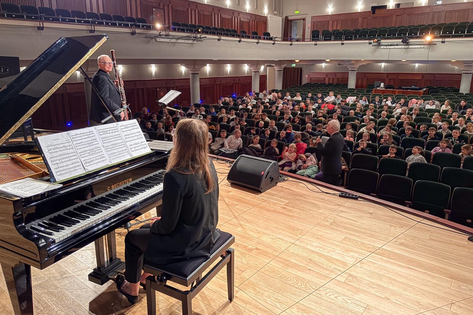 Zdjęcie w galerii na portalu naszraciborz.pl: FAGOT niezwykłym bohaterem koncertów umuzykalniających wiadomości z regionu