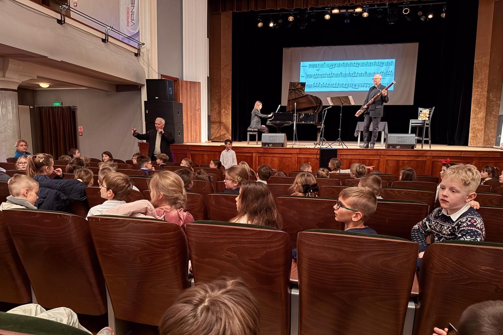 Zdjęcie w galerii na portalu naszraciborz.pl: FAGOT niezwykłym bohaterem koncertów umuzykalniających wiadomości z regionu