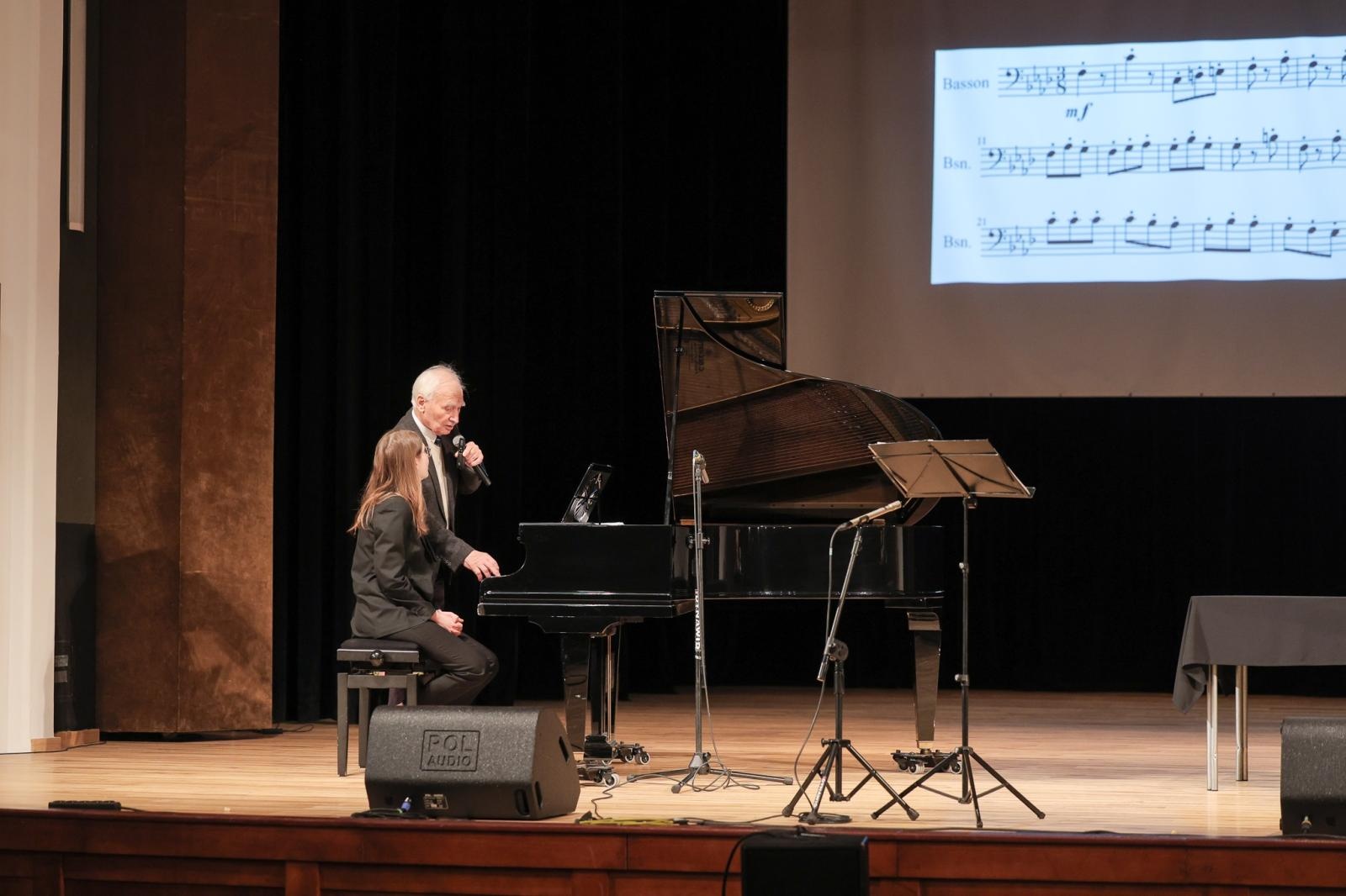 Zdjęcie w galerii na portalu naszraciborz.pl: FAGOT niezwykłym bohaterem koncertów umuzykalniających wiadomości z regionu