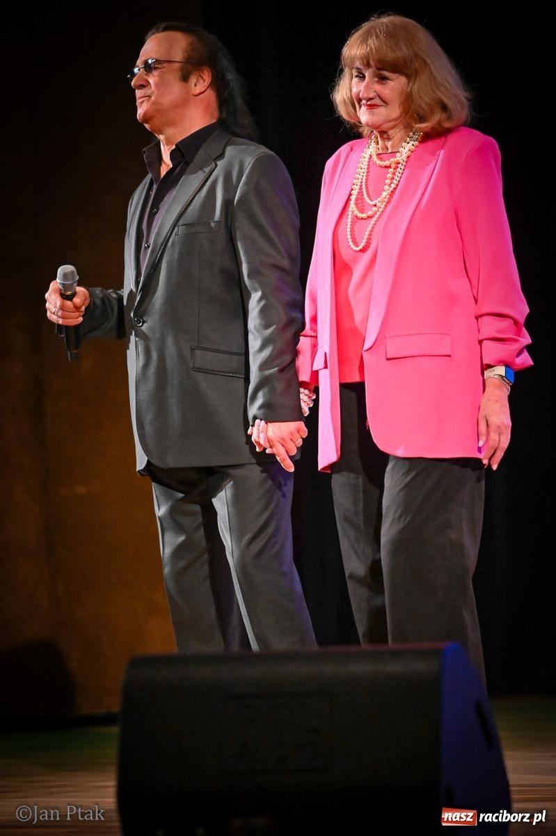 Zdjęcie w galerii na portalu naszraciborz.pl: Koncert Marka Torzewskiego w Raciborskim Centrum Kultury – wieczór pełen emocji i wspólnej zabawy wiadomości z regionu