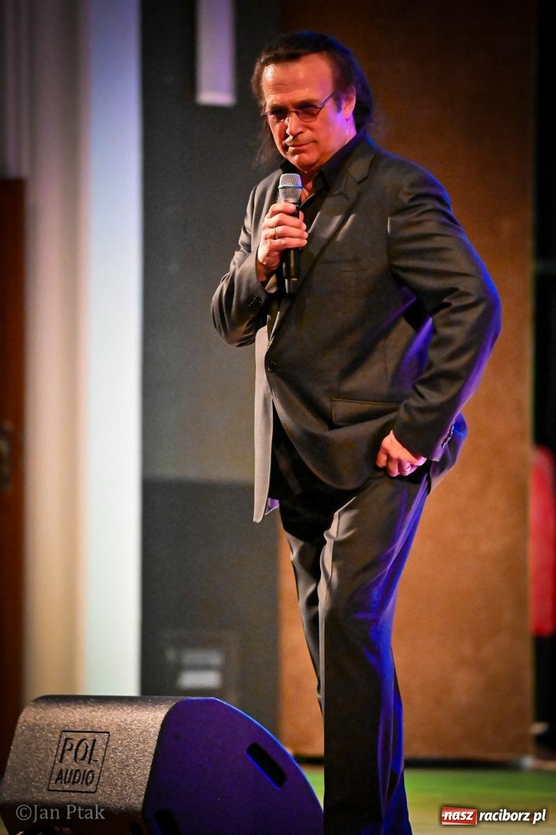 Zdjęcie w galerii na portalu naszraciborz.pl: Koncert Marka Torzewskiego w Raciborskim Centrum Kultury – wieczór pełen emocji i wspólnej zabawy wiadomości z regionu