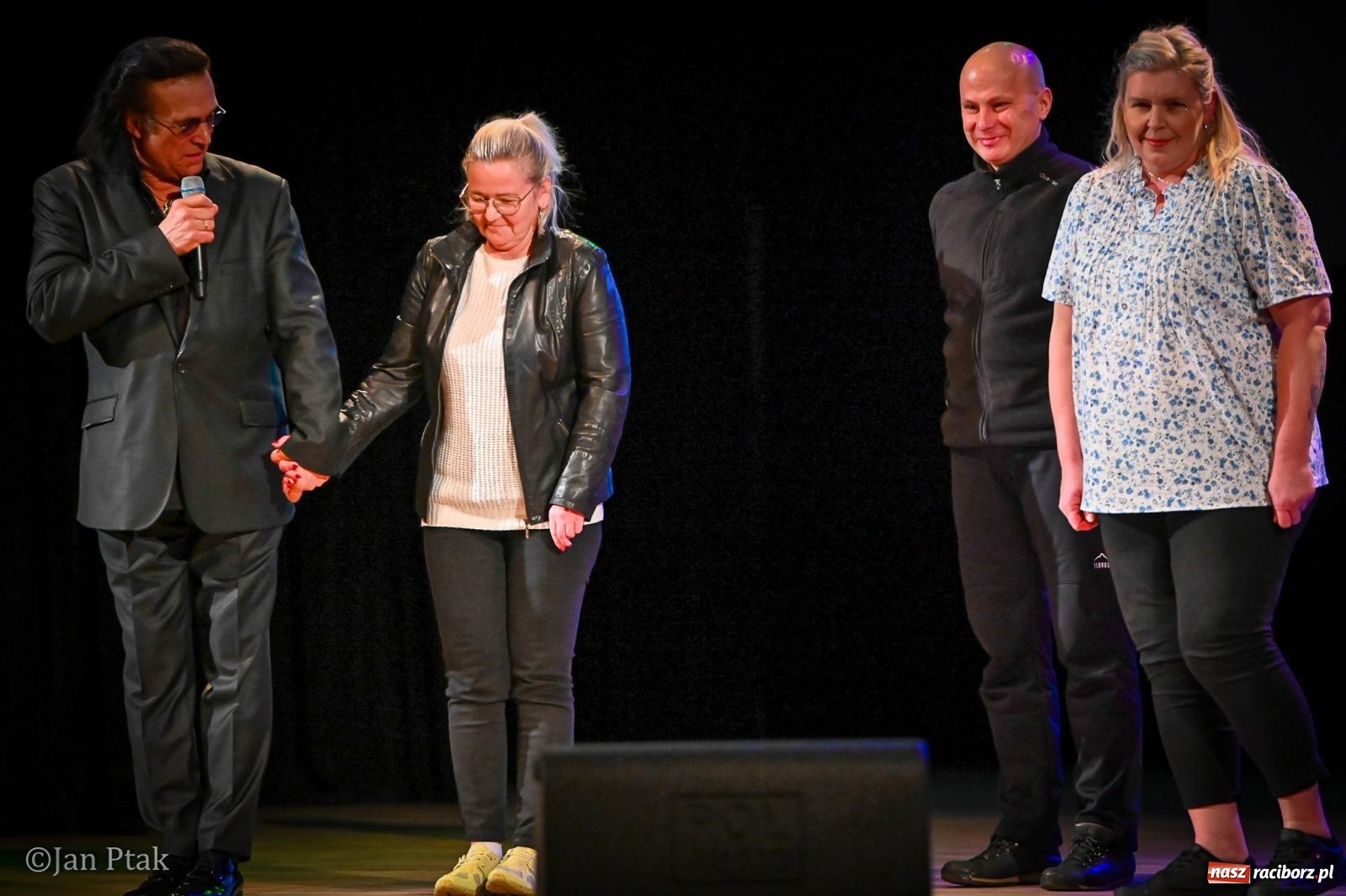 Zdjęcie w galerii na portalu naszraciborz.pl: Koncert Marka Torzewskiego w Raciborskim Centrum Kultury – wieczór pełen emocji i wspólnej zabawy wiadomości z regionu